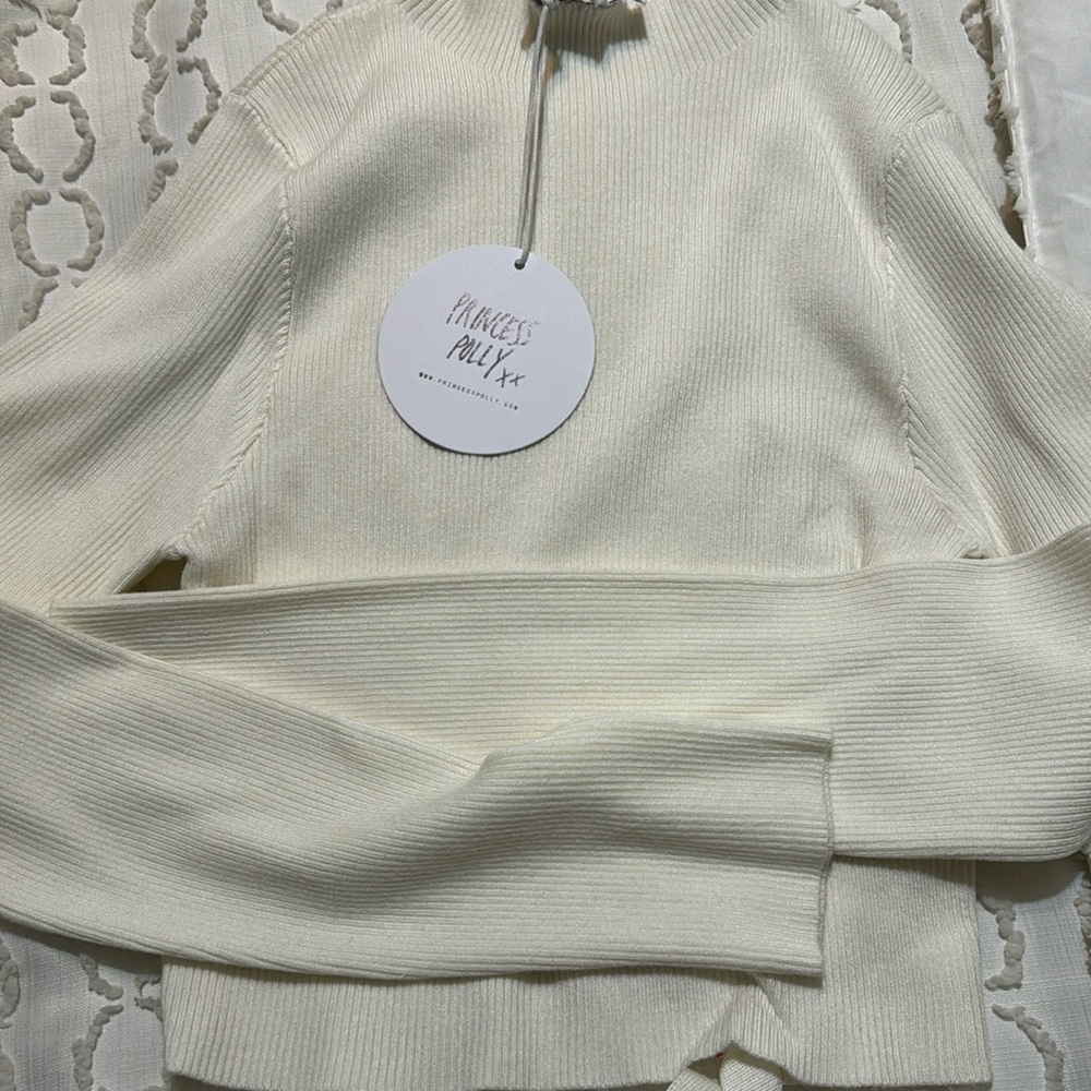 Long sleeve sweater top